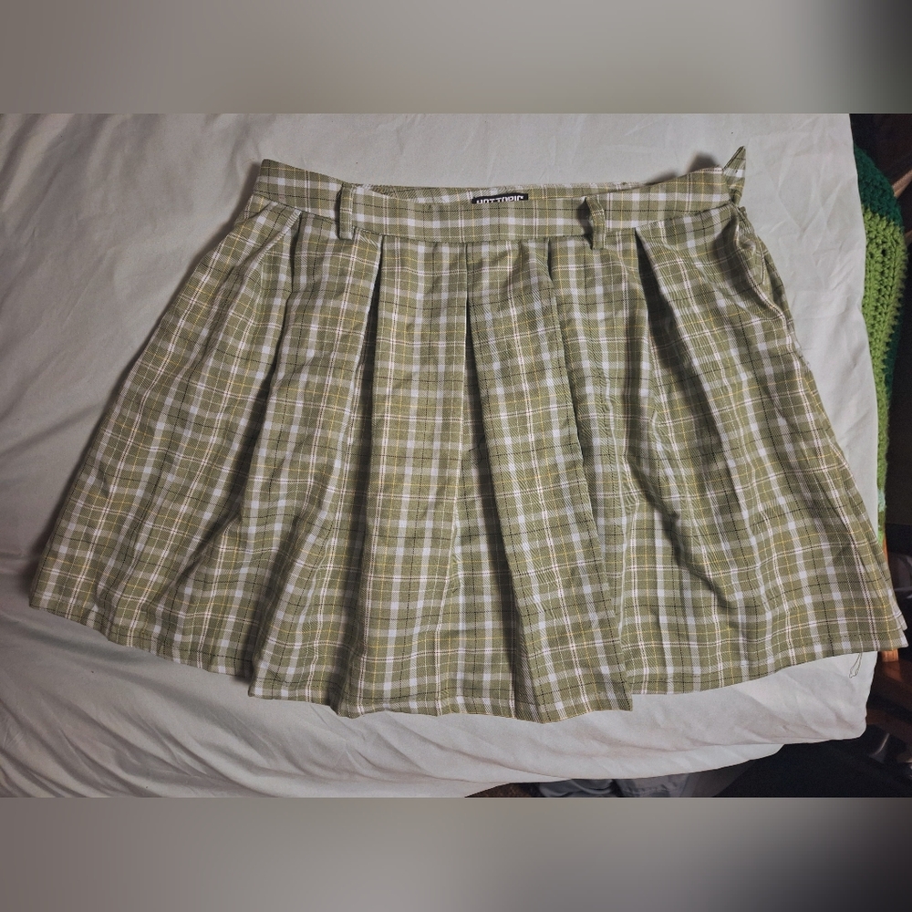Olive & White Plaid Pleated Skirt